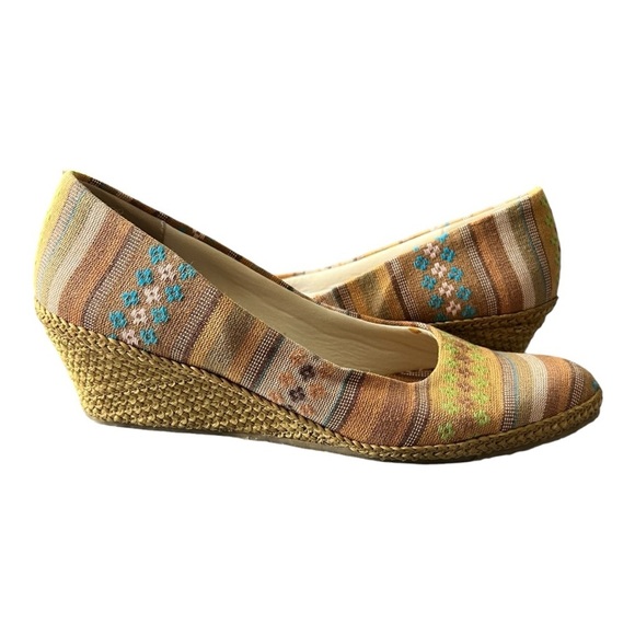 Beacon Wedge Pumps Women 8.5 SS Espadrilles Slip-On Closed Toe Tapestry Bohemian - Picture 2 of 7
